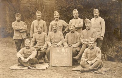 groupe de soldats du 13e régiment d'artillerie, carte postale, [s.n.], [1914-1918] (Archives départementales de la Sarthe, 2 Fi 4605).jpg